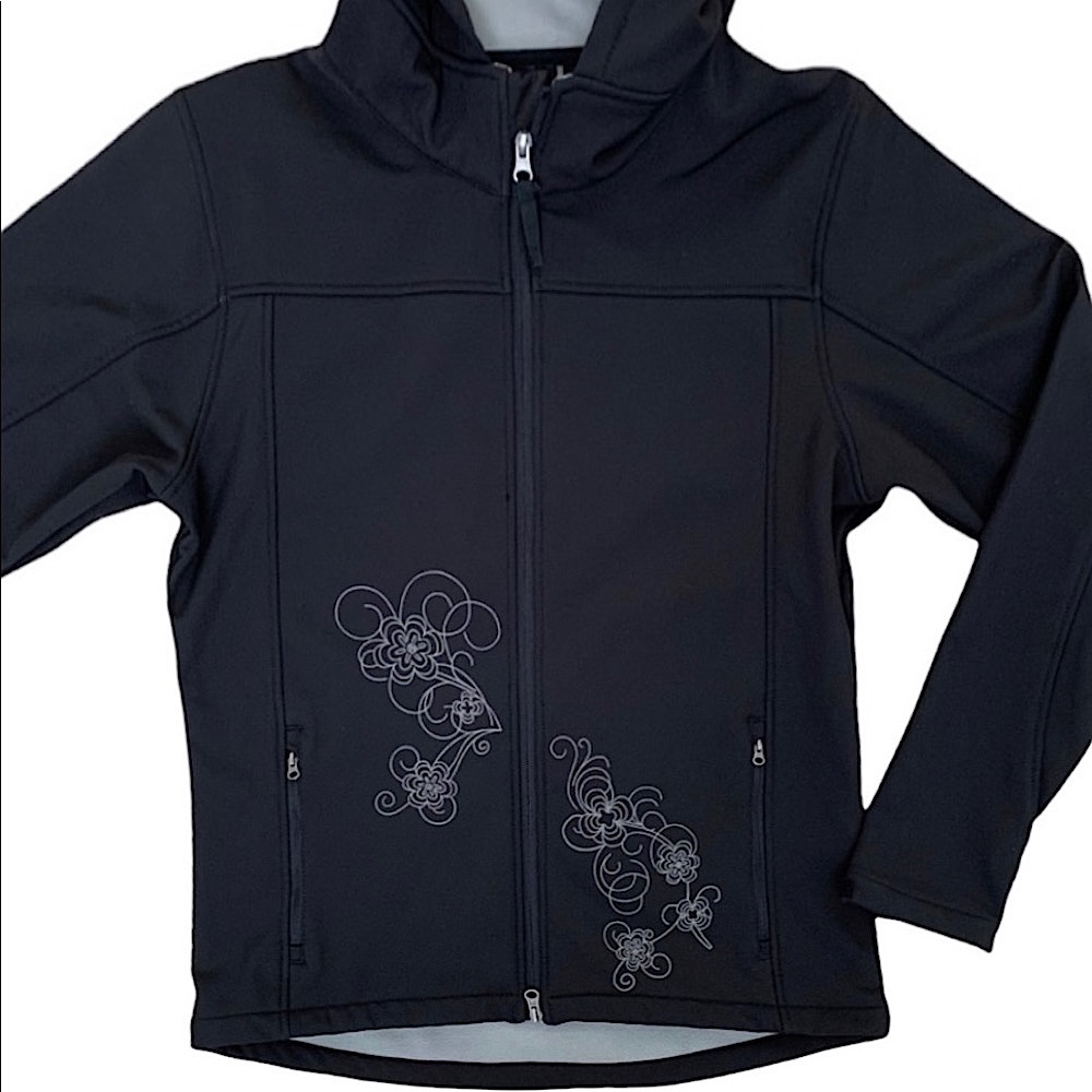 Prairie Mountain Black Shell w/ Cute Detail